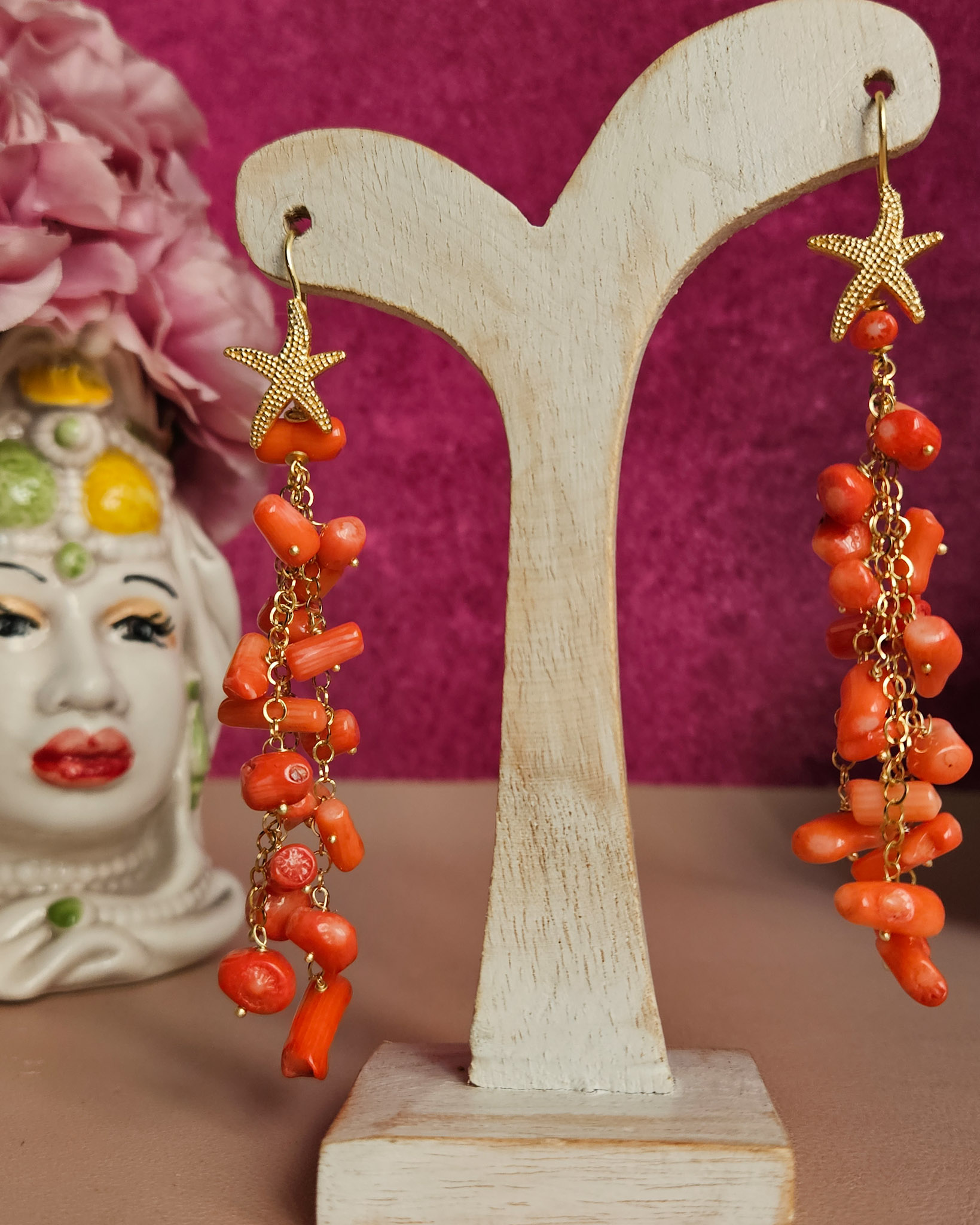 Orecchini extra lunghi con corallo rosso 2