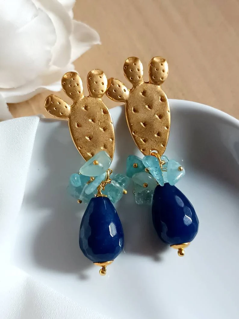 Orecchini goccia blu con fichi d'india 1