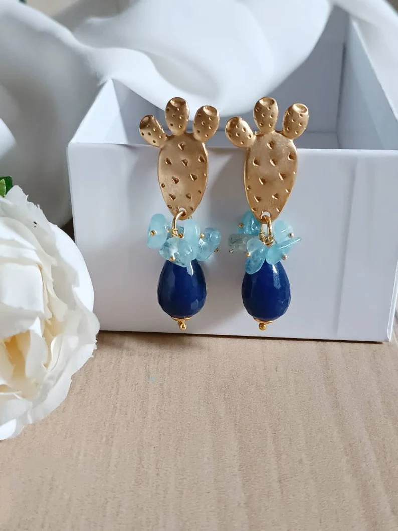 Orecchini goccia blu con fichi d'india 2