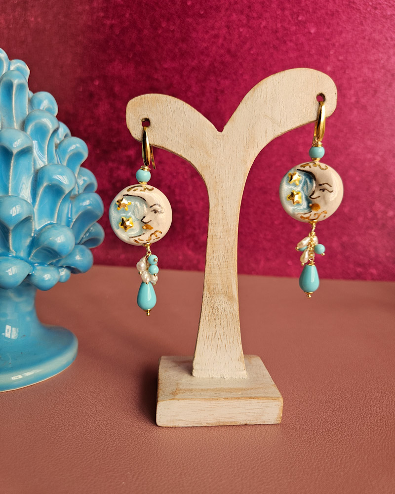 Orecchini siciliani con ceramica di caltagirone dipinta a mano pasta di turchese e perle 3 Orecchini siciliani con ceramica di caltagirone dipinta a mano pasta di turchese e perle