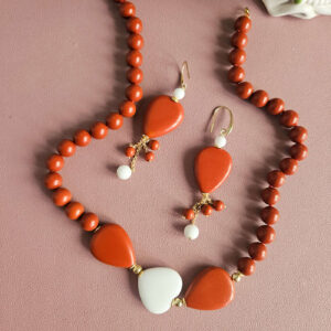 Parure 2 ANIME con collana e orecchini in Pasta di Corallo e Cuore in Agata Bianca 1