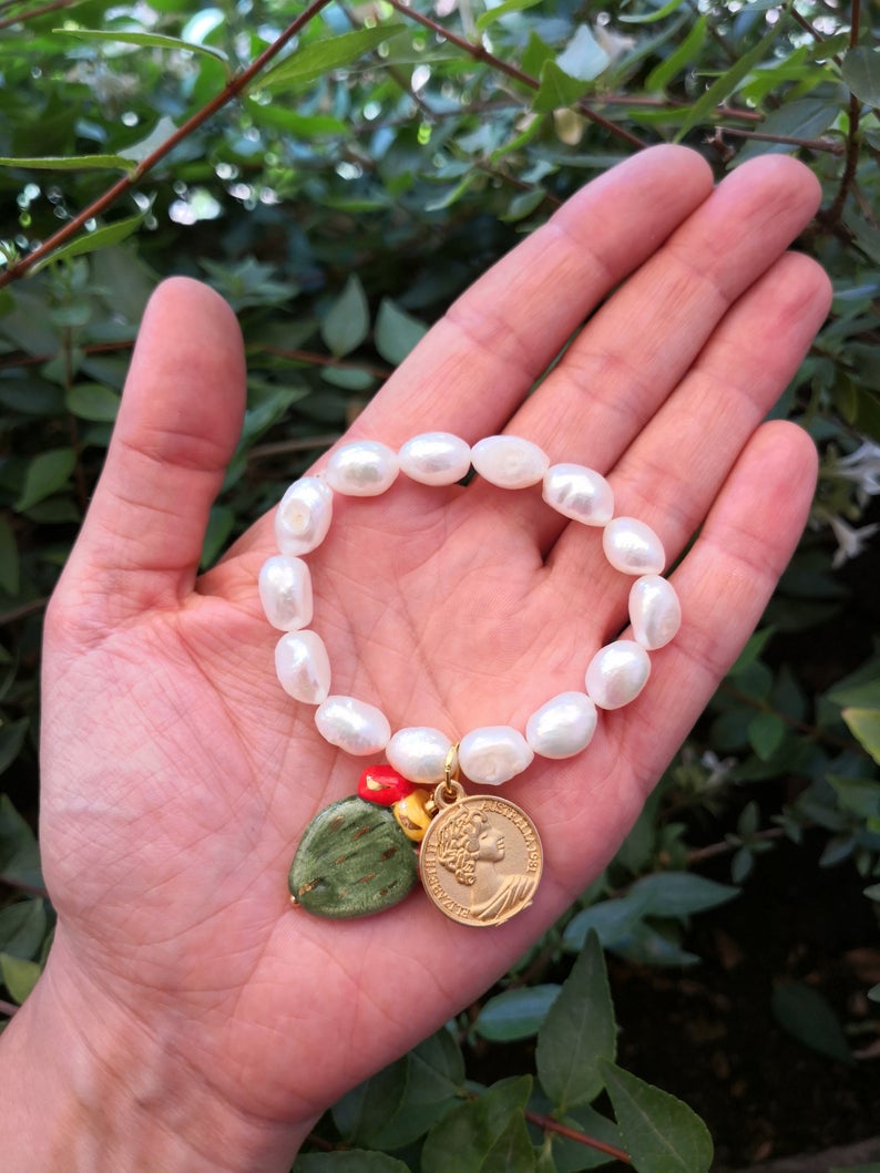 Pearl bracelet with sicily ceramic prickly pear