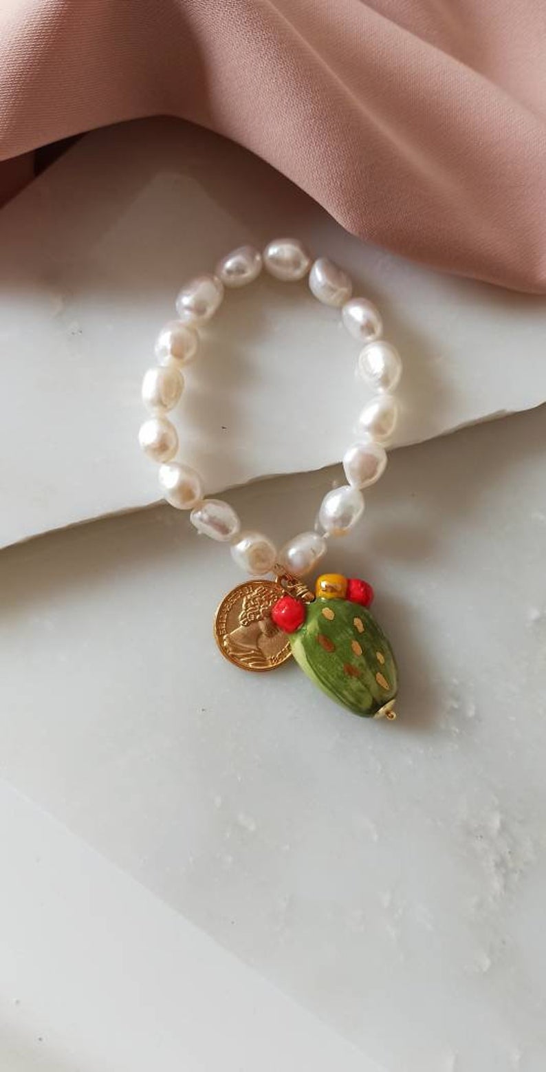 Pearl bracelet with sicily ceramic prickly pear_1 Pearl bracelet with sicily ceramic prickly pear_1