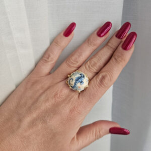 anello bombato in ceramica di caltagirone con cavalluccio marino