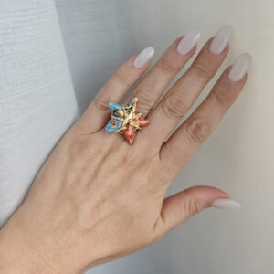 anello con stella marina azzurra in ceramica di caltagirone dipinta a mano