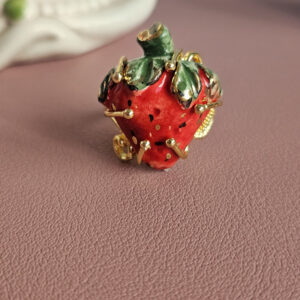 anello fragola in ceramica di caltagirone