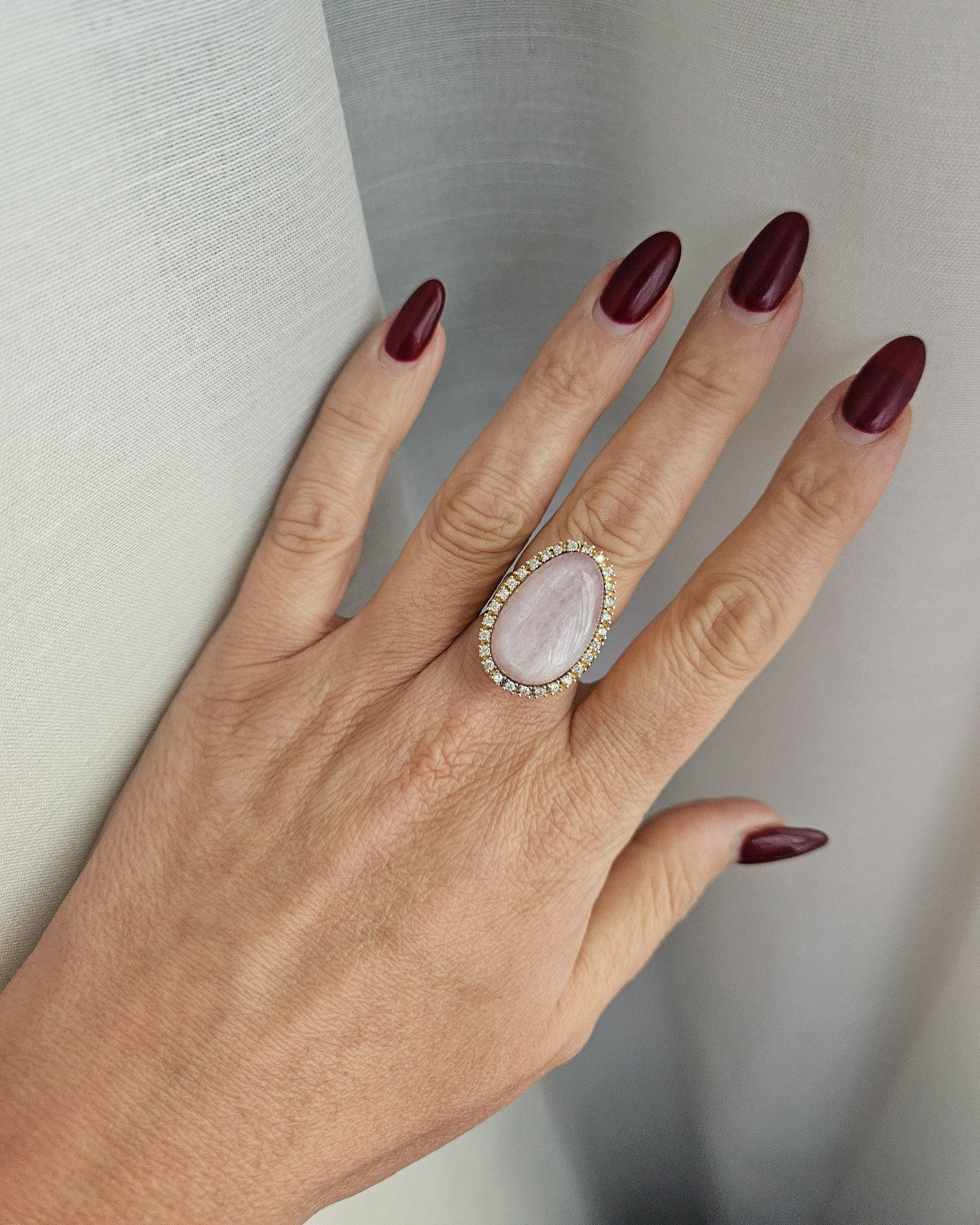 anello ovale in argento 925 placcato oro con kunzite e zirconi 2