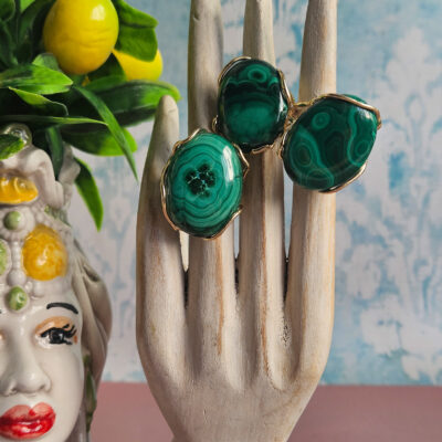 anello ovale in argento con malachite naturale
