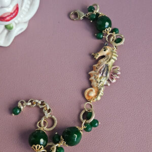 bracciale a catena con agata verde e cavalluccio in ceramica di caltagirone