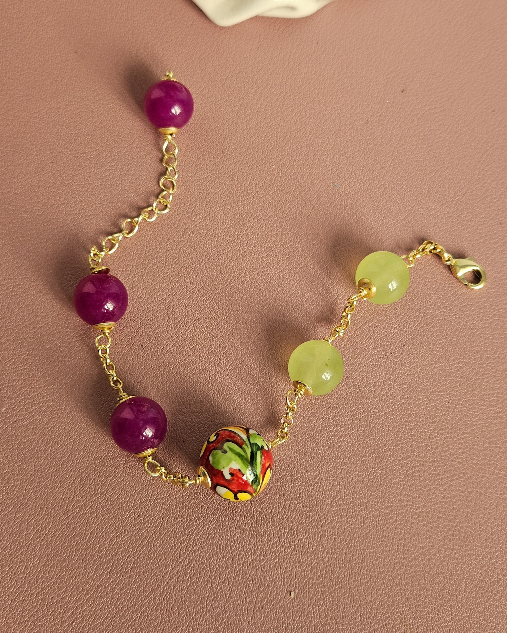 bracciale a catena con giada colorata e sfera in ceramica di caltagirone 13