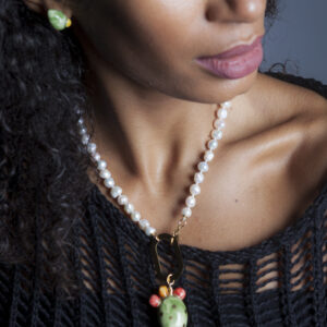 collana di perle con fico d'india in ceramica di caltagirone