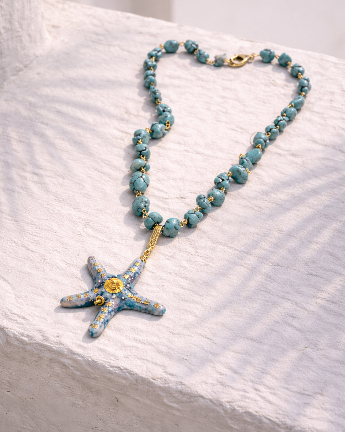 collana a catena con turchese aulite e stella marina in ceramica di caltavgirone 2