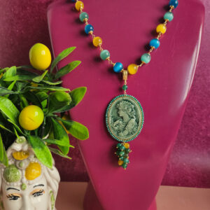 collana catena rosario con occhio di gatto e cammeo in ceramica di caltagirone