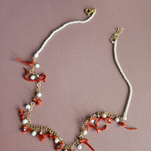 collana decollete con agata bianca e corallo rosso