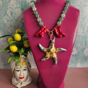 collana decollete con giada verde e stella marina in ceramica di caltagirone
