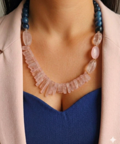 collana decollete con quarzo rosa e apatite