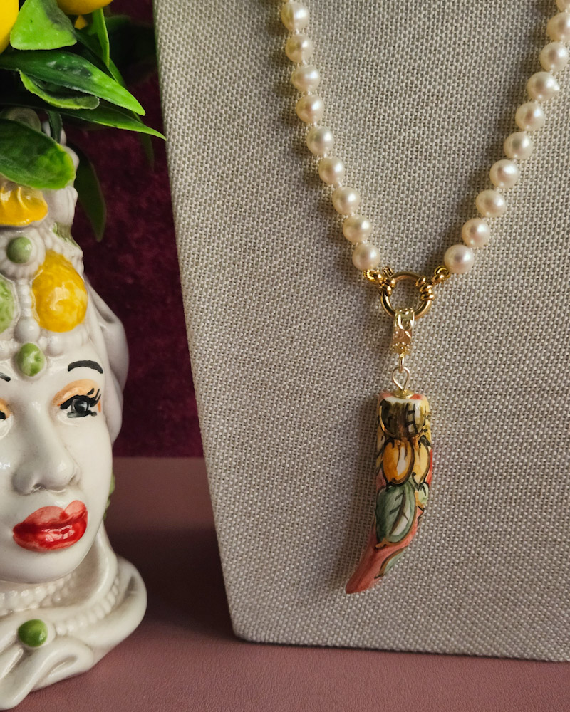 collana di perle con corno in ceramica di caltagirone 8