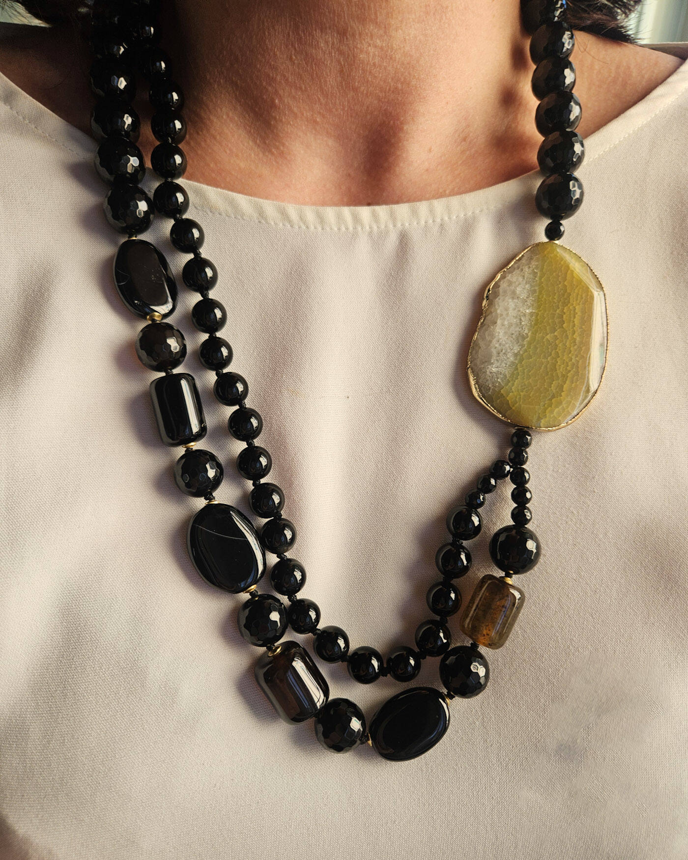 collana doppia in agata neracon giada laterale naturale gialla 5