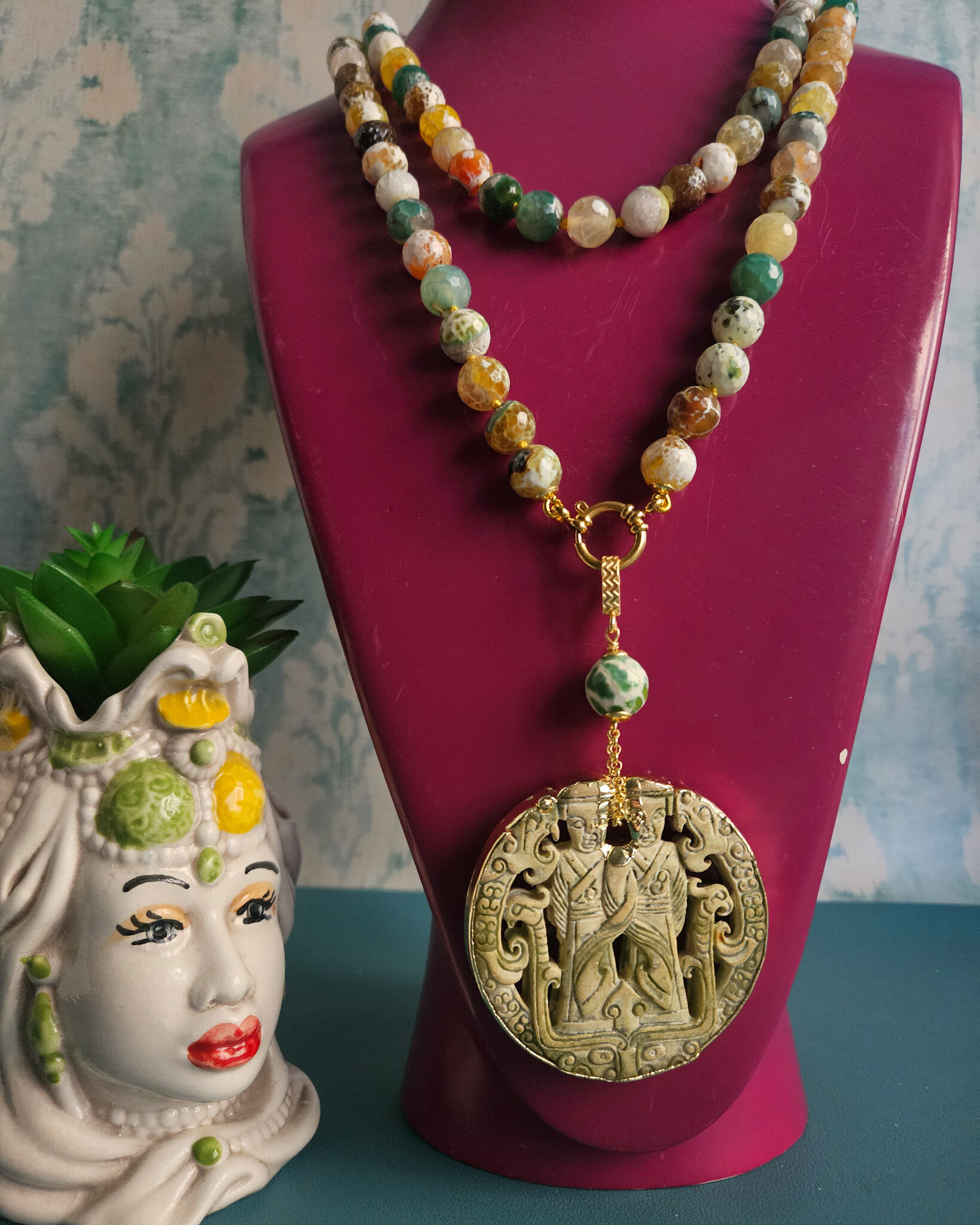 collana extra lunga in agata fuoco verde e ciondolo giada burma verde collana extra lunga in agata fuoco verde e ciondolo giada burma verde