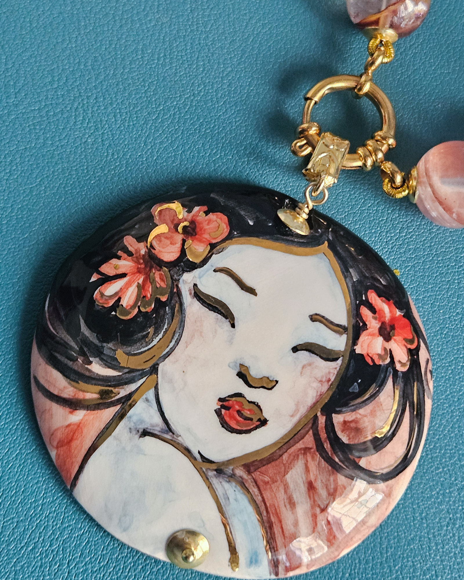 collana girocollo con diaspro ematoide e ciondolo in ceramica di caltagirone dipinto a mano 4