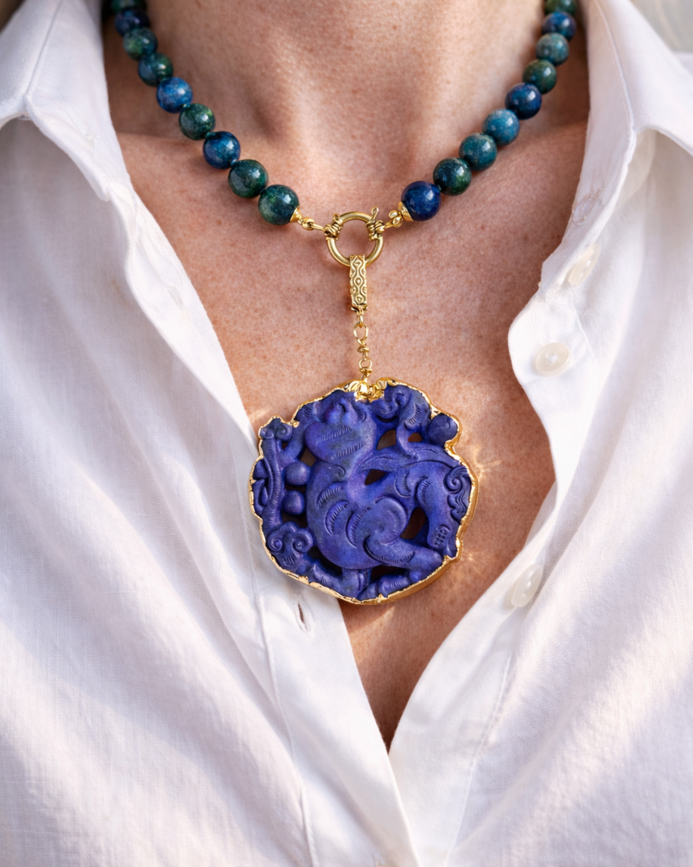 collana girocollo con lapislazzuli afghanistan e ciondolo giada burma blu collana girocollo con lapislazzuli afghanistan e ciondolo giada burma blu