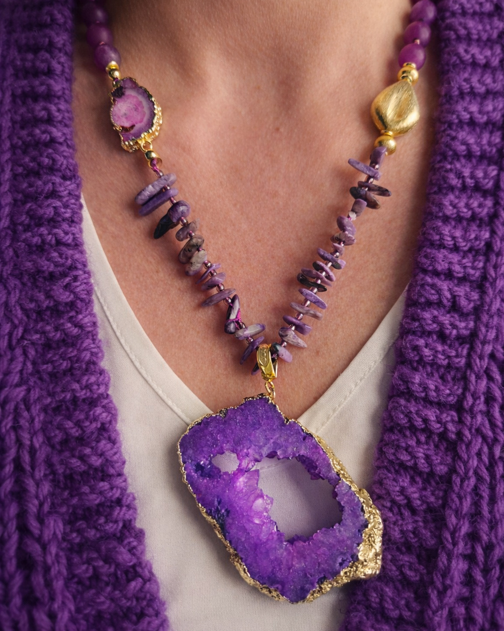 collana girocollo con pietre viola e ciondolo agata druzy viola collana girocollo con pietre viola e ciondolo agata druzy viola