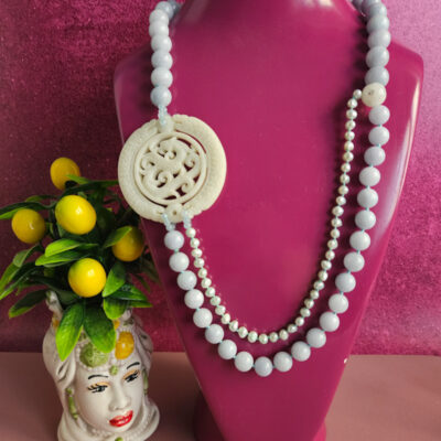 collana lunga con giada acquamarina perle azzurre e giada bianca