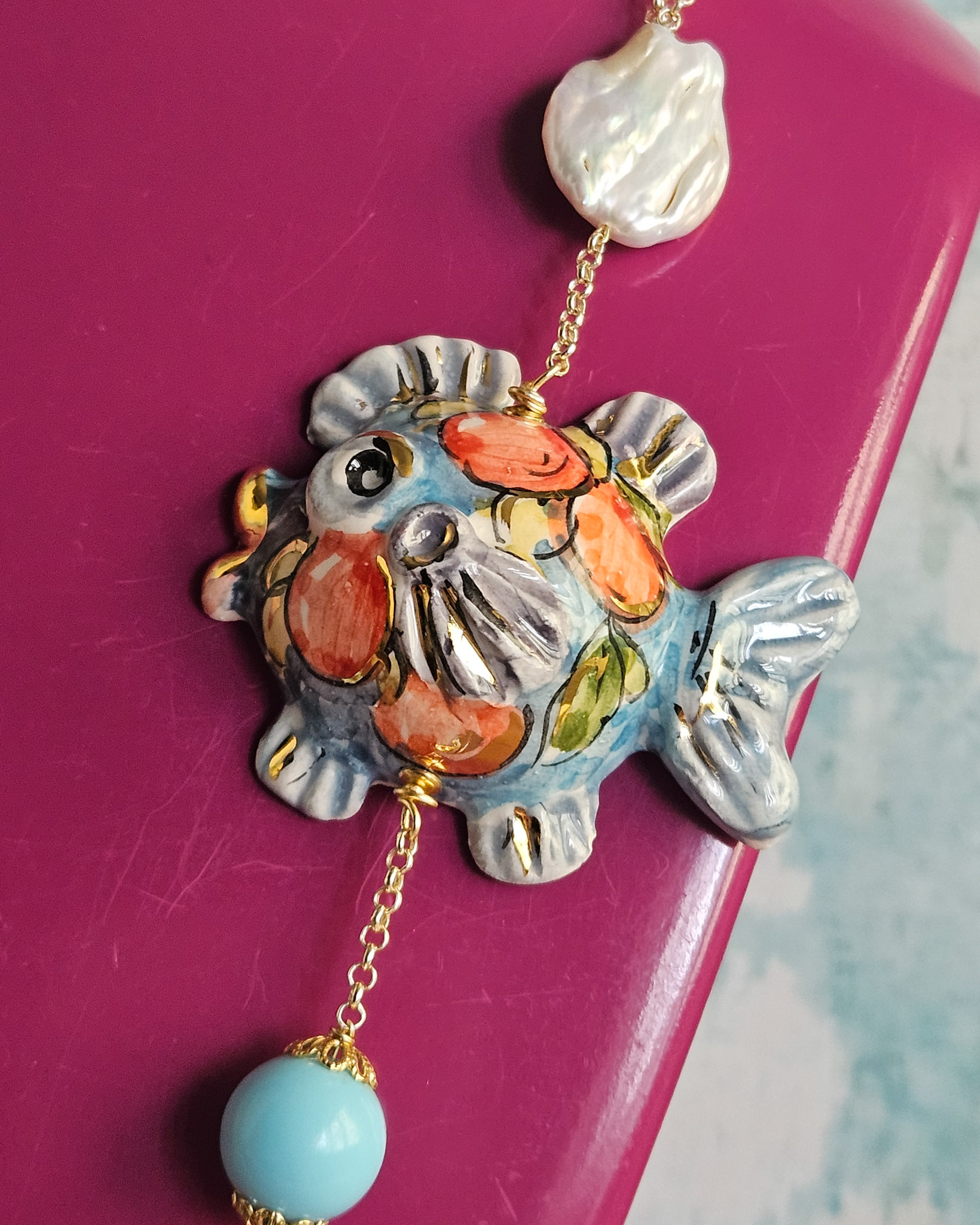 collana lunga con pasta di turchese e pesce in ceramica di caltagirone 1