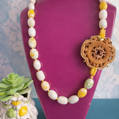 Collana Lunga con Agata Fuoco Gialla e Giada Burma Laterale Gialla