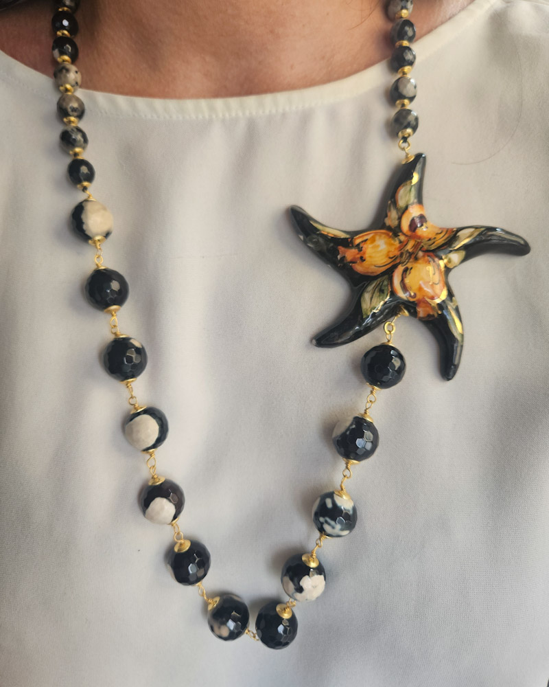 collana siciliana con agata del madagascar e stella marina in ceramica di caltagirone 2
