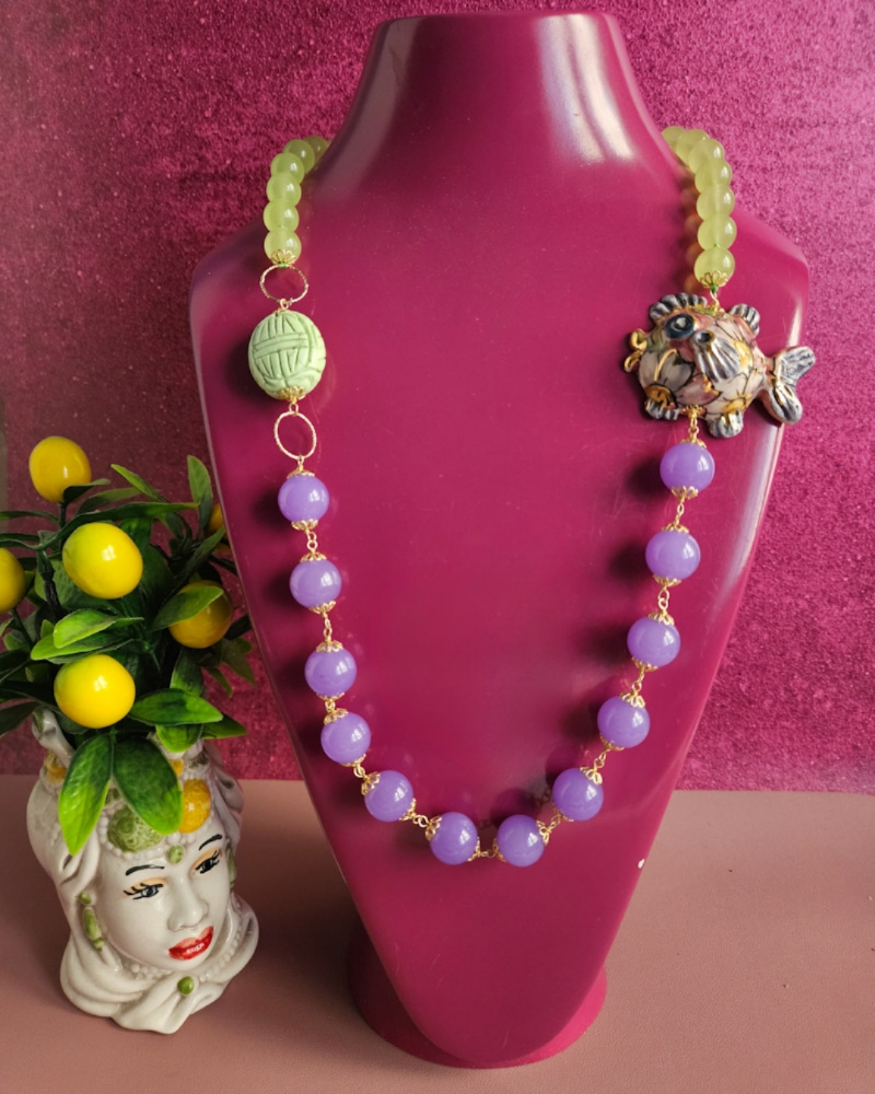 collana siciliana con giada colorata e pesce in ceramica di caltagirone 4