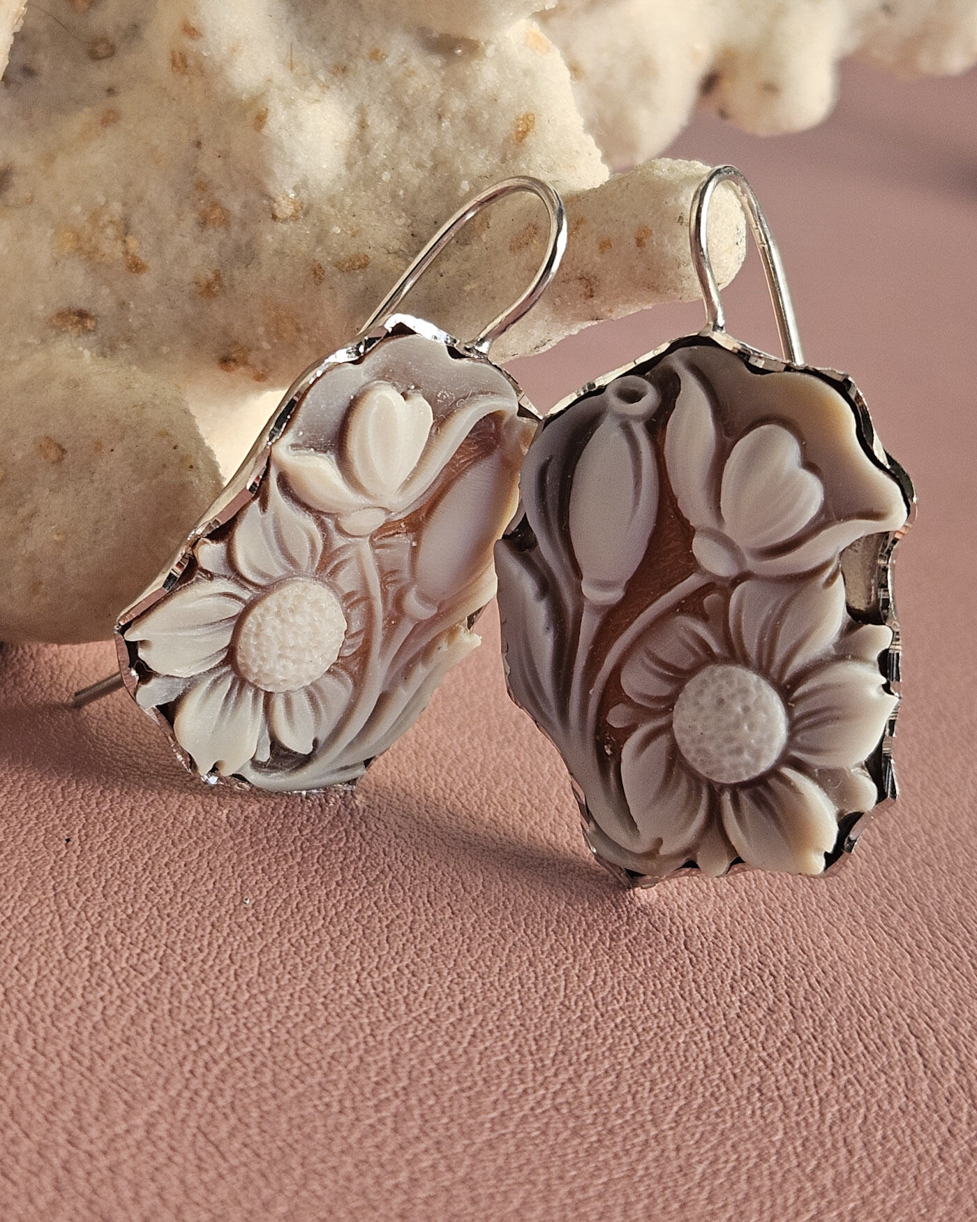 orecchini pendenti in argento 925 con cammei vittoriani bouquet di fiori scolpiti dalla conchiglia sardonica 9
