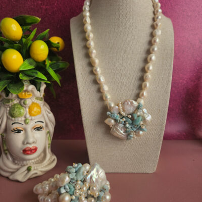 parure collana e bracciale multifilo con perle di fiume e amazzonite