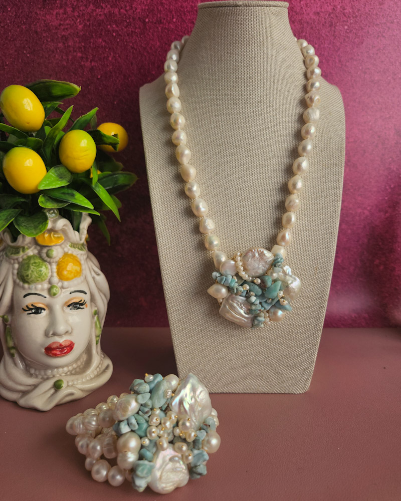 parure collana e bracciale multifilo con perle di fiume e amazzonite parure collana e bracciale multifilo con perle di fiume e amazzonite