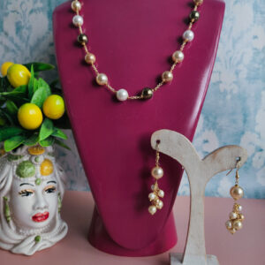 parure collana e orecchini con catena e perle