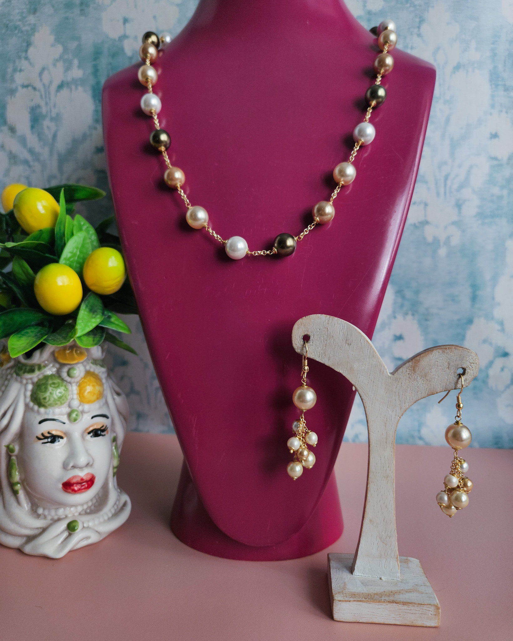 parure collana e orecchini con catena e perle parure collana e orecchini con catena e perle