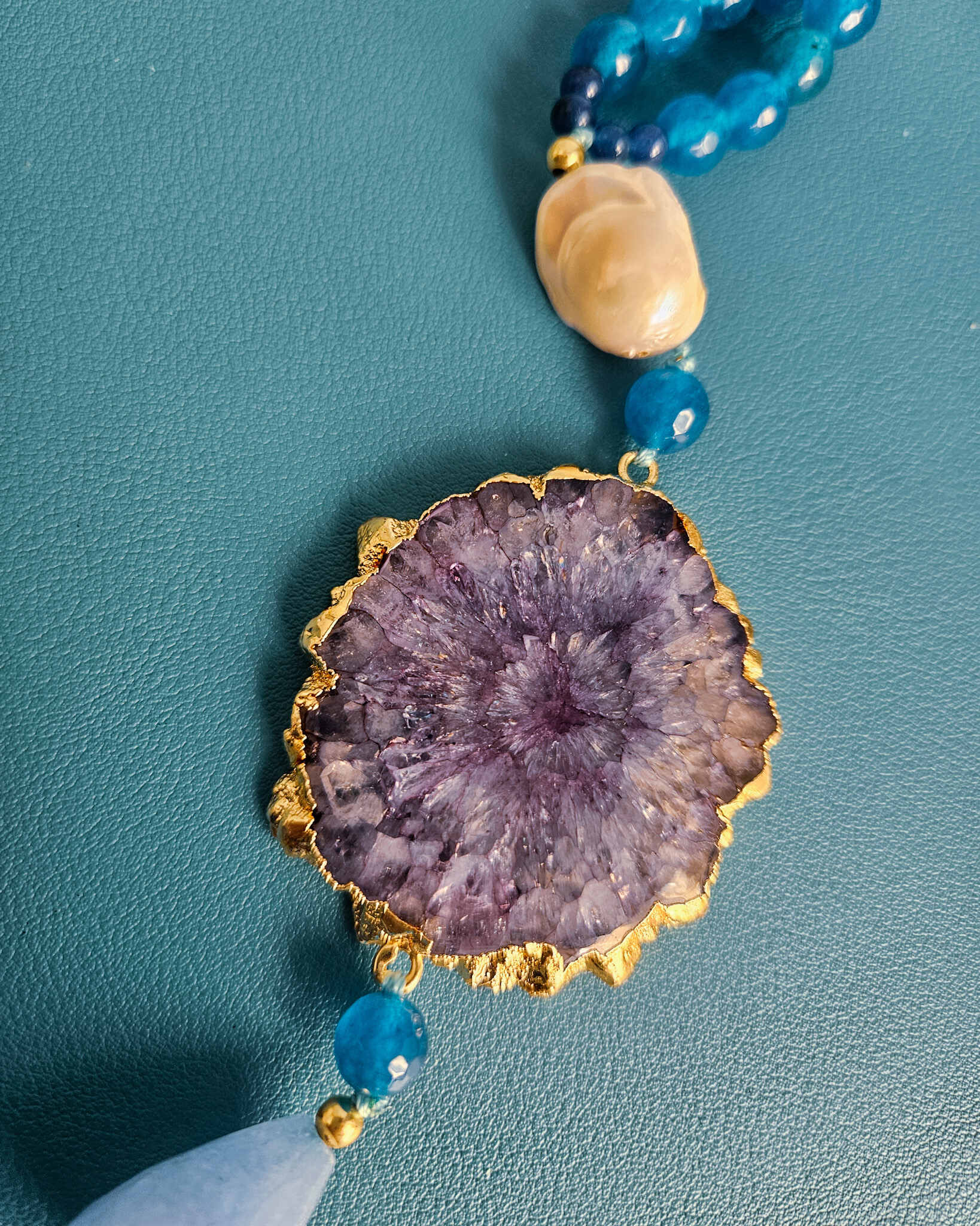 Collana Lunga con Agata Blu, Angelite, Perle Barocche e Agata Naturale Tagliata Blu 2