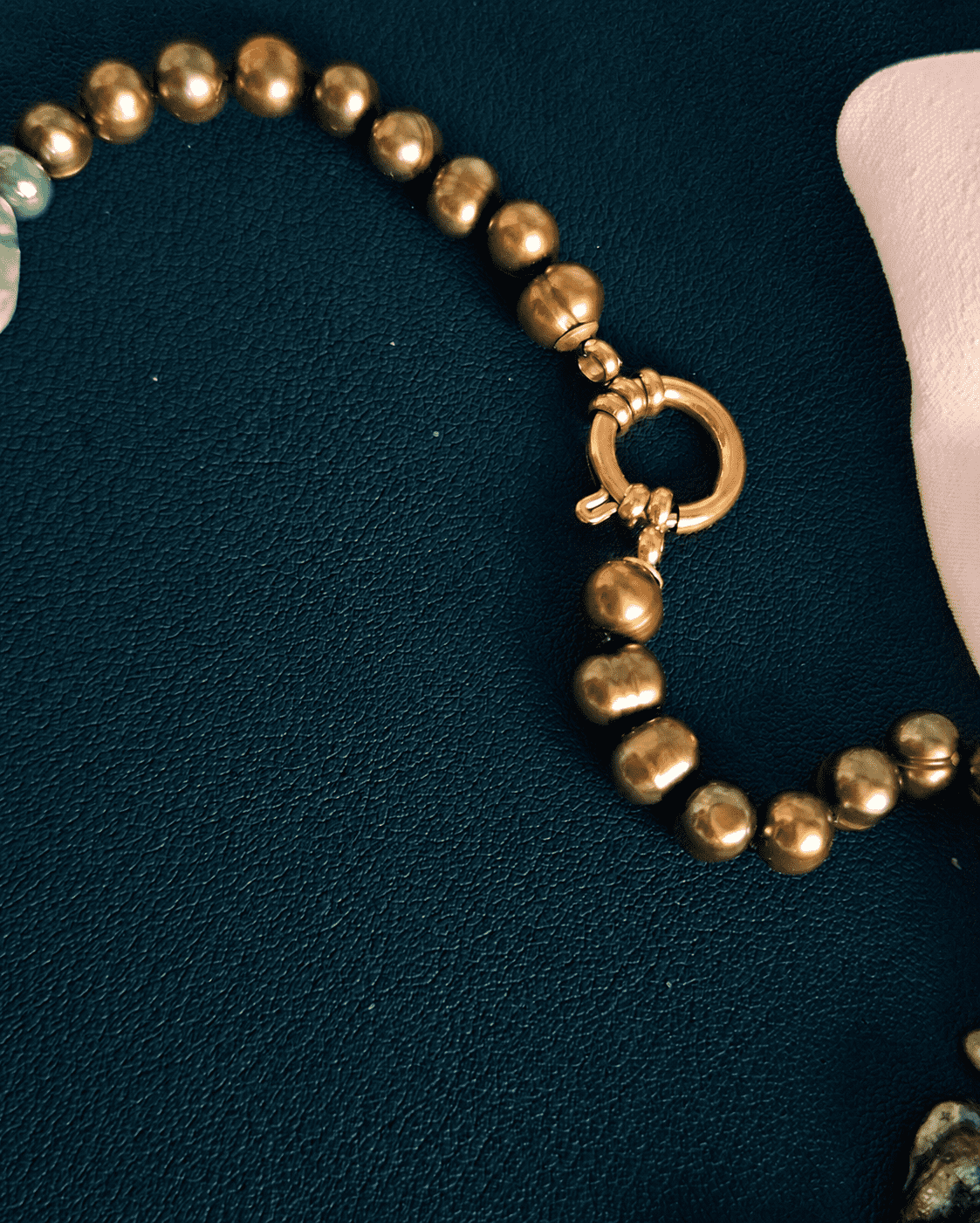 Collana in Madreperla Verde con Ciondolini e Conchiglie 4